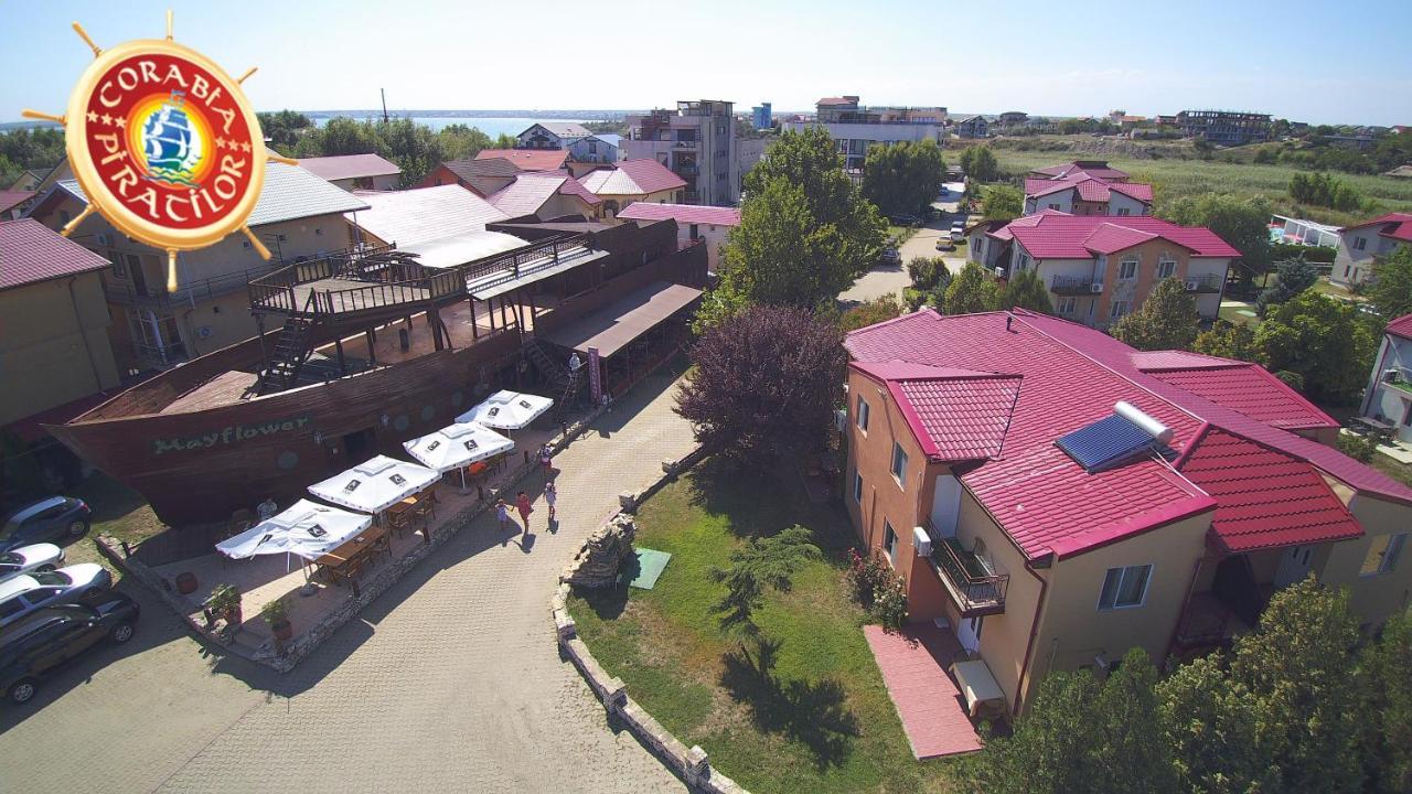Club De Vacanta Corabia Piratilor-Mamaia Nord Navodari Ngoại thất bức ảnh