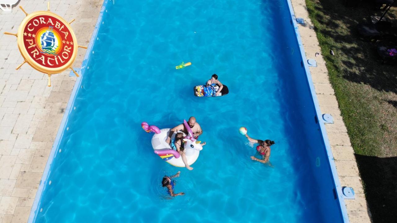 Club De Vacanta Corabia Piratilor-Mamaia Nord Navodari Ngoại thất bức ảnh