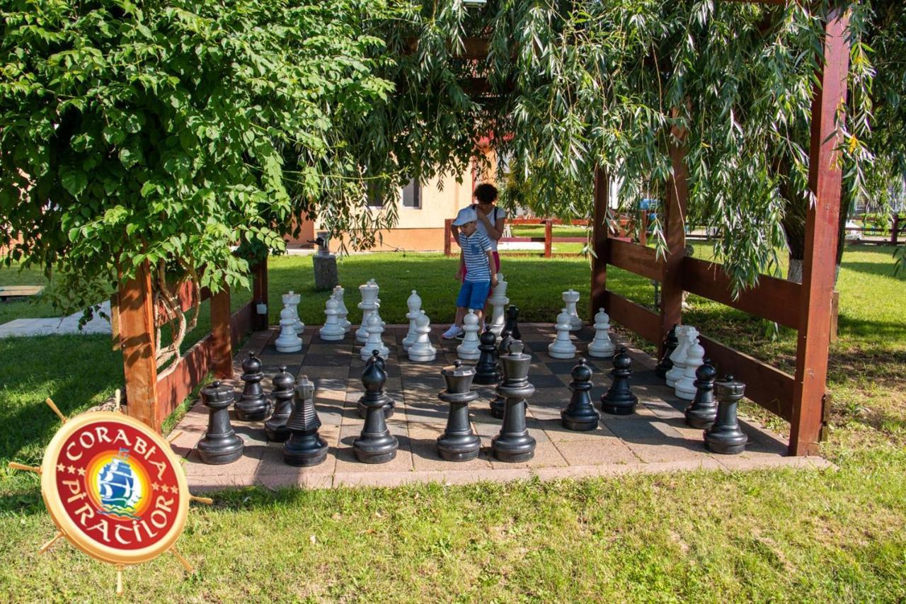 Club De Vacanta Corabia Piratilor-Mamaia Nord Navodari Ngoại thất bức ảnh