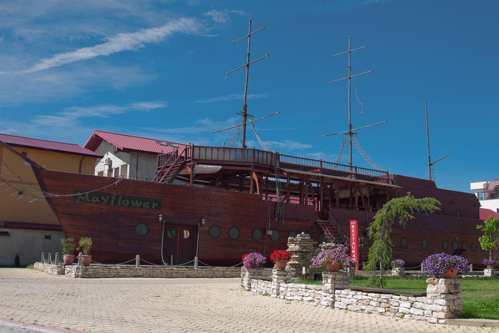 Club De Vacanta Corabia Piratilor-Mamaia Nord Navodari Ngoại thất bức ảnh